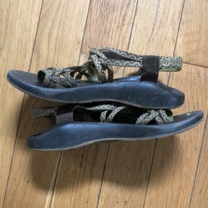 Women’s Chaco size 10